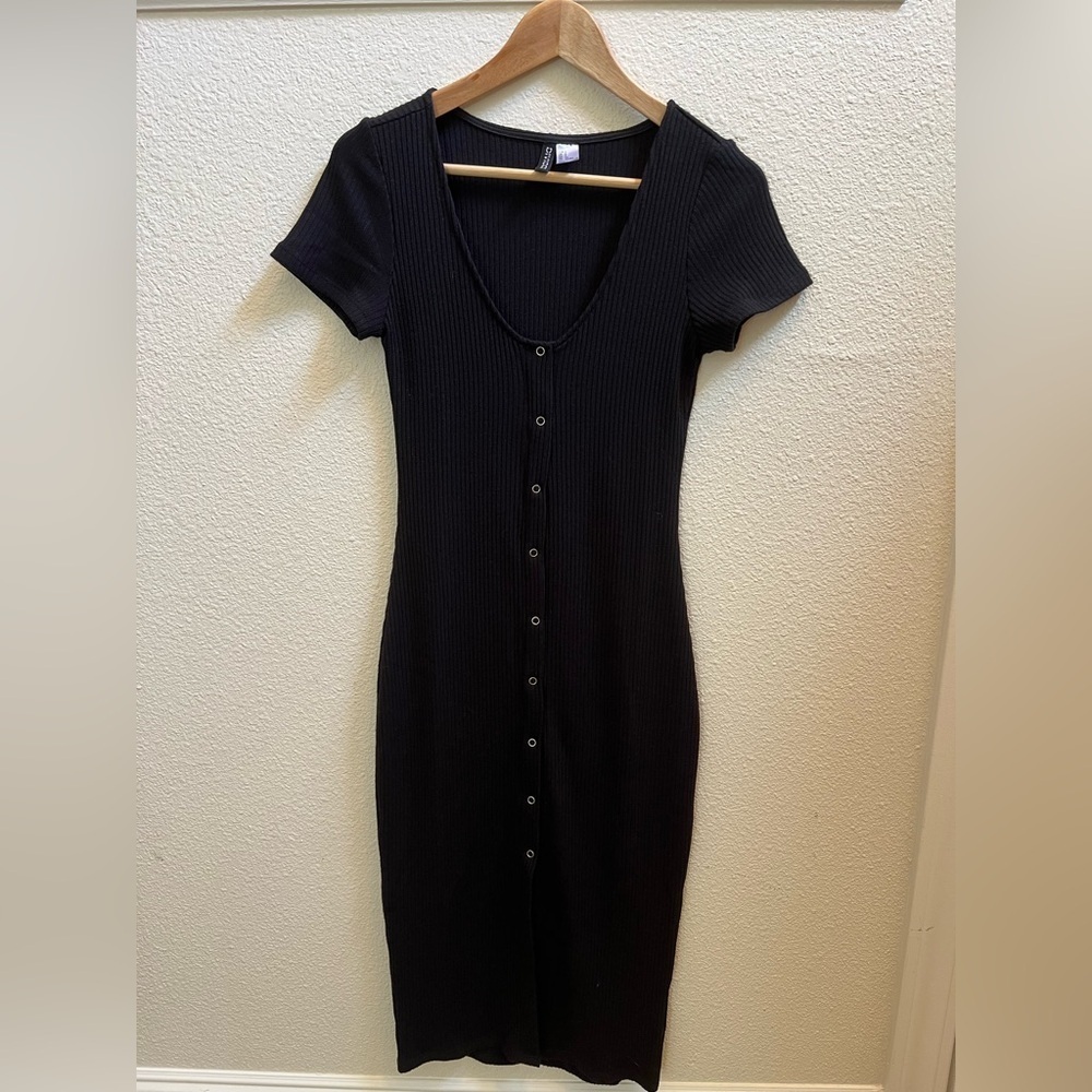 Black Ribbed Button-Down Dress - Picture 2 of 3